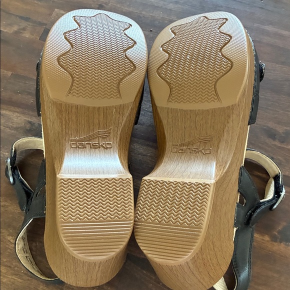 Dansko Black Leather Women's “Season” Sandals - 38 - Picture 4 of 6